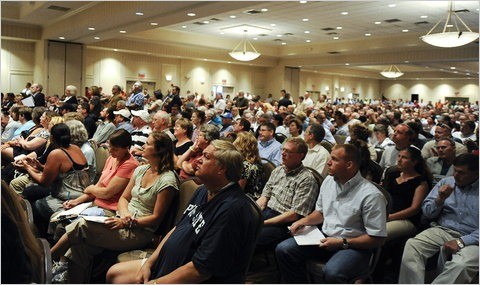 crowd attending EPA hearing on fracking in Canonsburg Pa in July 2010[5]